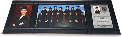 Cóncavo 3 escolar con la foto del alumno, la foto de su grupo y una placa en una base de MDF