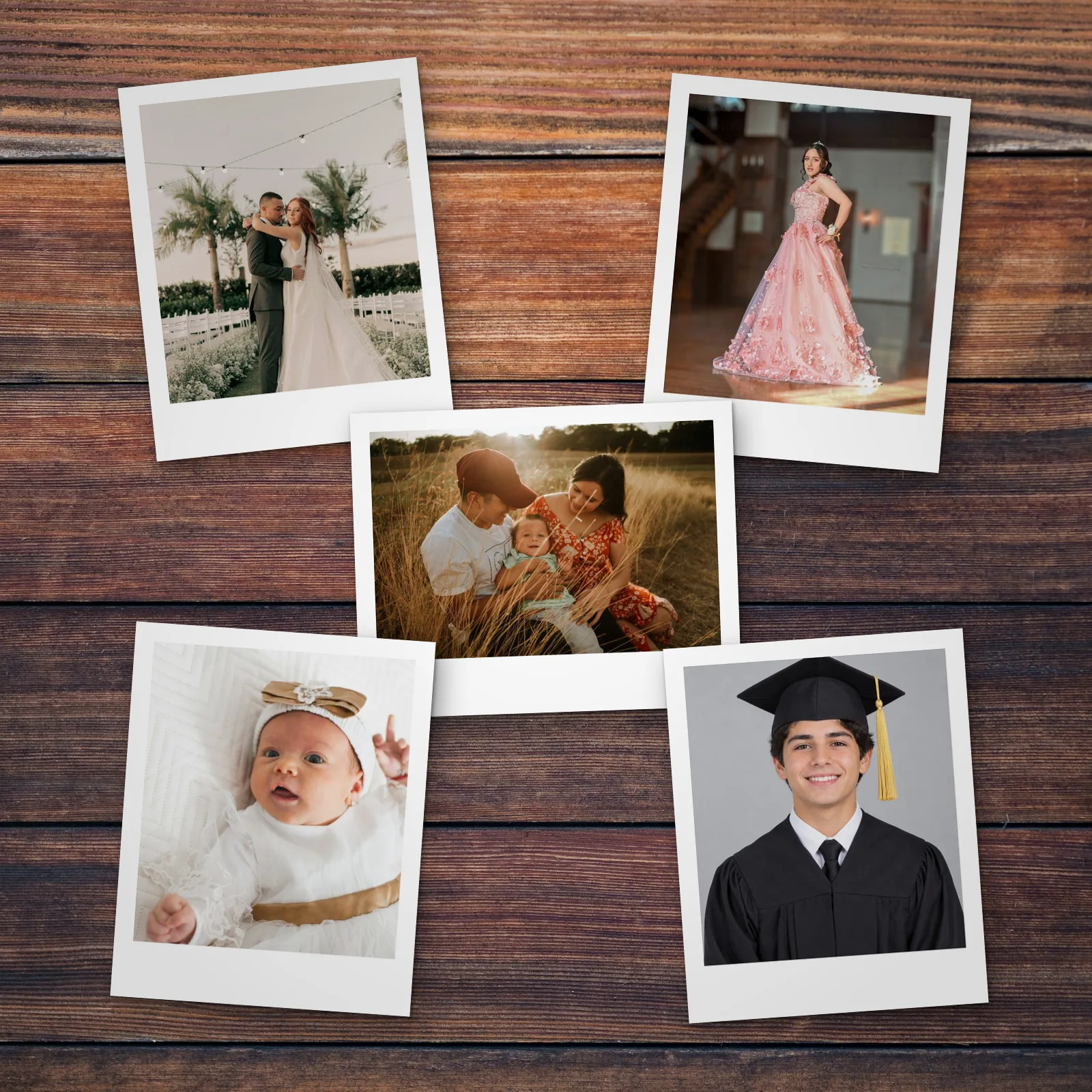Fotos tipo polaroid con el marco blanco clásico sobre una mesa de madera
